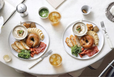 ỨNG DỤNG MÀU SẮC TRONG LỰA CHỌN ĐĨA ĂN SỨ XƯƠNG ANH QUỐC