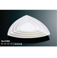 Dĩa sứ tam giác tạo hình vạt chéo MS01502
